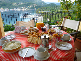 homemade breakfast in Vathi