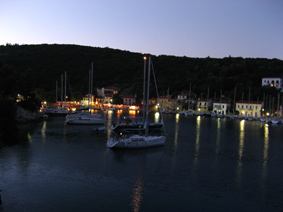 Κιόνι by night